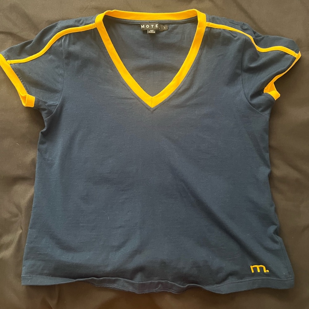 Motel rocks v neck